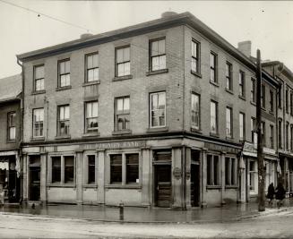 Dominion Bank Cobourg Scene of Holdup