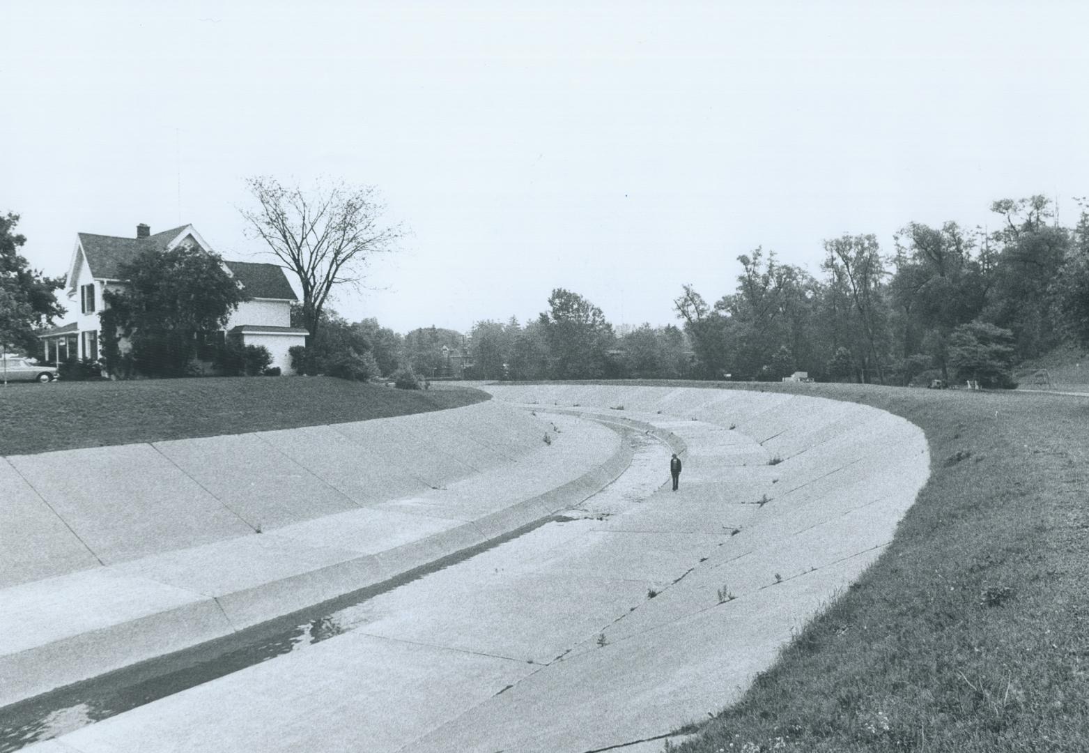 Hogg's Hollow Floodway