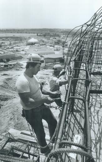 Canada - Ontario - Maple - Canada's Wonderland - Construction