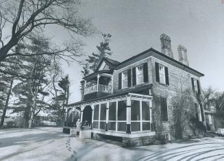 Benares dates from 1857 and has been given to the Ontario Heritage Foundation by its present owners, Geoffrey Sayers and his sisters, Dora Caro and Ba(...)