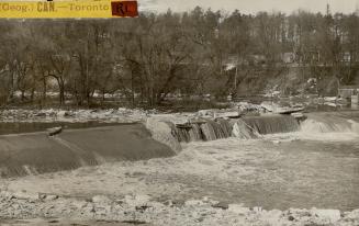 Spring flood at the Humber Ave