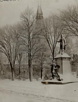 Mackenzie Monuments Ottawa