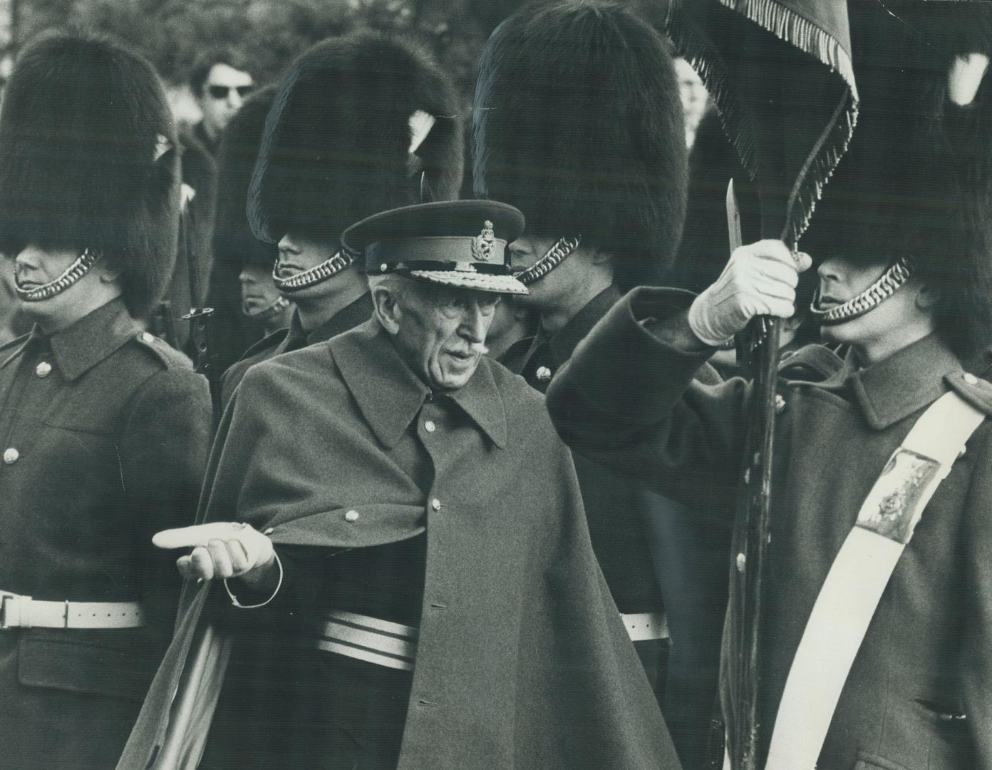 Starting his Salute, Governor-General George Vanier inspects the 1st battalion of the Canaidan Guard, the honor gurad for ceremonies which preceded th(...)