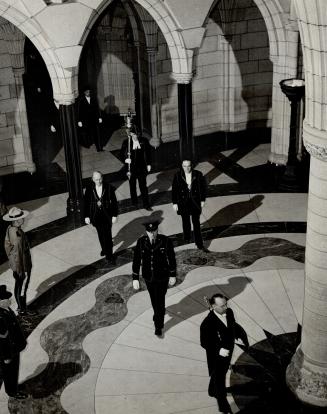 Leading The procession from the House of Commons to the Senate chamber as Canada's parliament opened is the acting Gentleman Usher of the Black Rod. B(...)