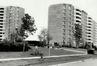 Cadillac Fairview's Baif Boulevard highrise in Richmond Hill