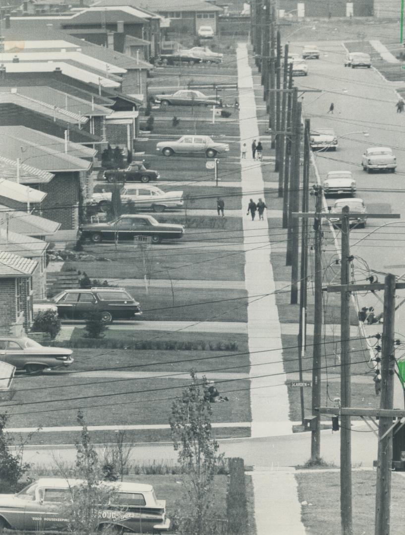 Maze of Hydro poles mars the view of Sunmount Cres