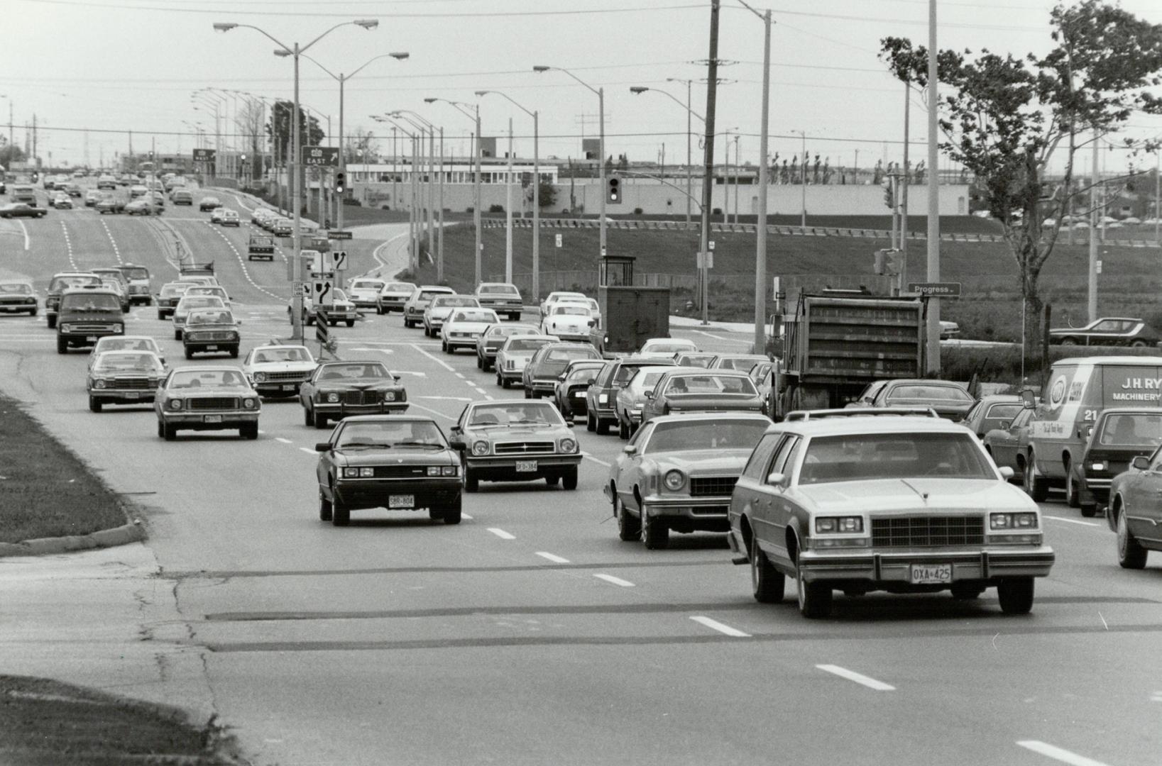 Heavy traffic: McCowan Rd., just south of the 401, becomes heavily travelled every day when Scarborough Town Centre employees head home