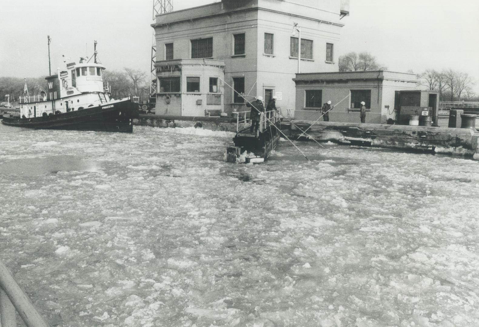 Canada - Ontario - Welland Canal - Disaster