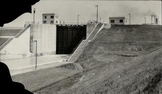 Part of the new Welland Canal is now in full operation