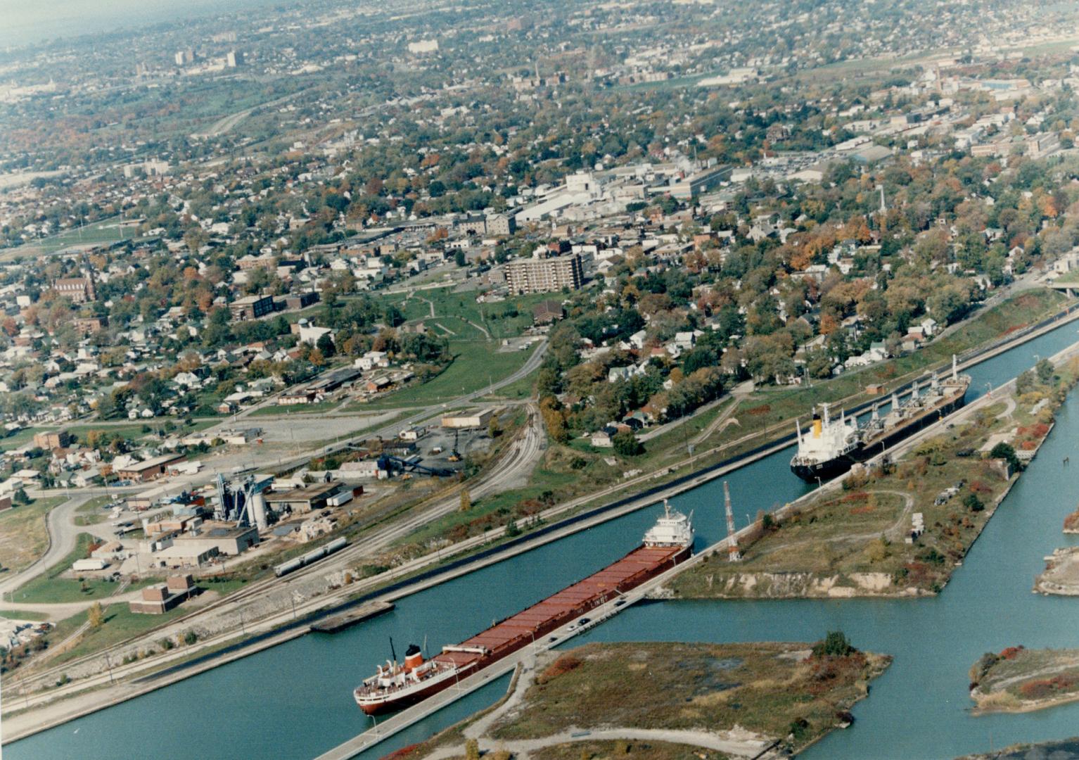 Canada - Ontario - Welland Canal - Locks and Ships - 1989 (1 of 2 files)