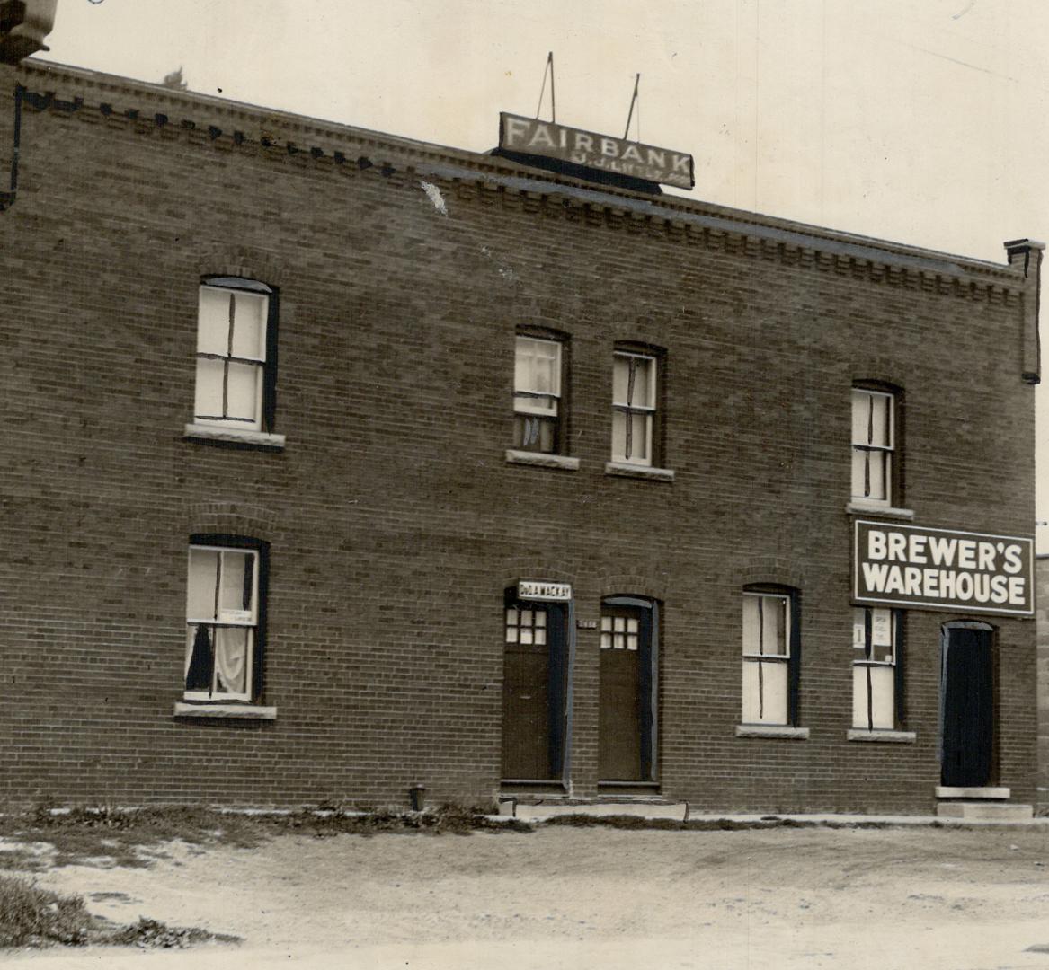 Right, Fairbank hotel, owned by Mr. Little, whose nomination papers at the last election gave his calling as Gentleman. Mr. Little has been in the hot(...)