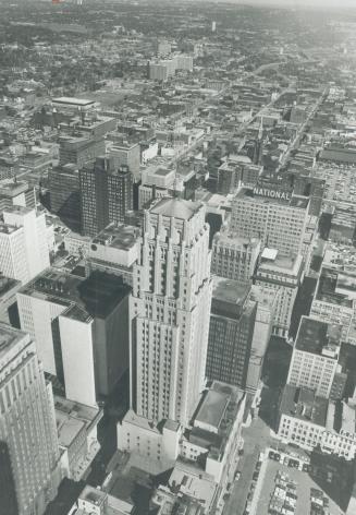 Bank of Commerce has Gallery, Too, You can look down on it from new T-D Centre