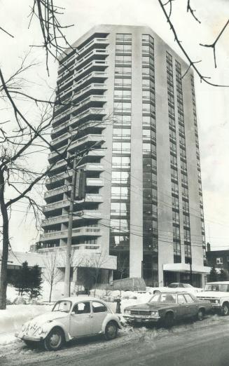 village park is a luxurious new high-rise tower at 240 Heath St