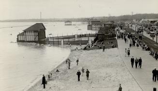 Canada - Ontario - Toronto - Beaches - Sunnyside 1940-59