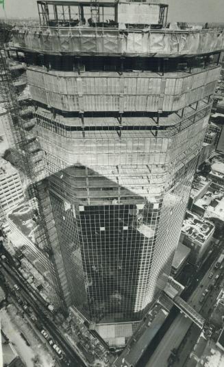 Full-grown. The second tower of the downtown Eaton Centre complex, the Cadillac Fairview Tower, has gone as far as it's going, having reached its full(...)