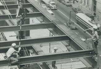 Canada - Ontario - Toronto - Buildings - Commerce Court - Construction