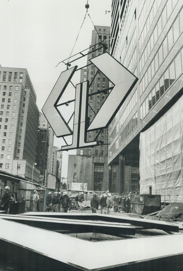 A case of lofty symbolism. The symbol of the Canadian Imperial Bank of Commerce started its journey up to 38th floor of the Commerce Court tower yeste(...)