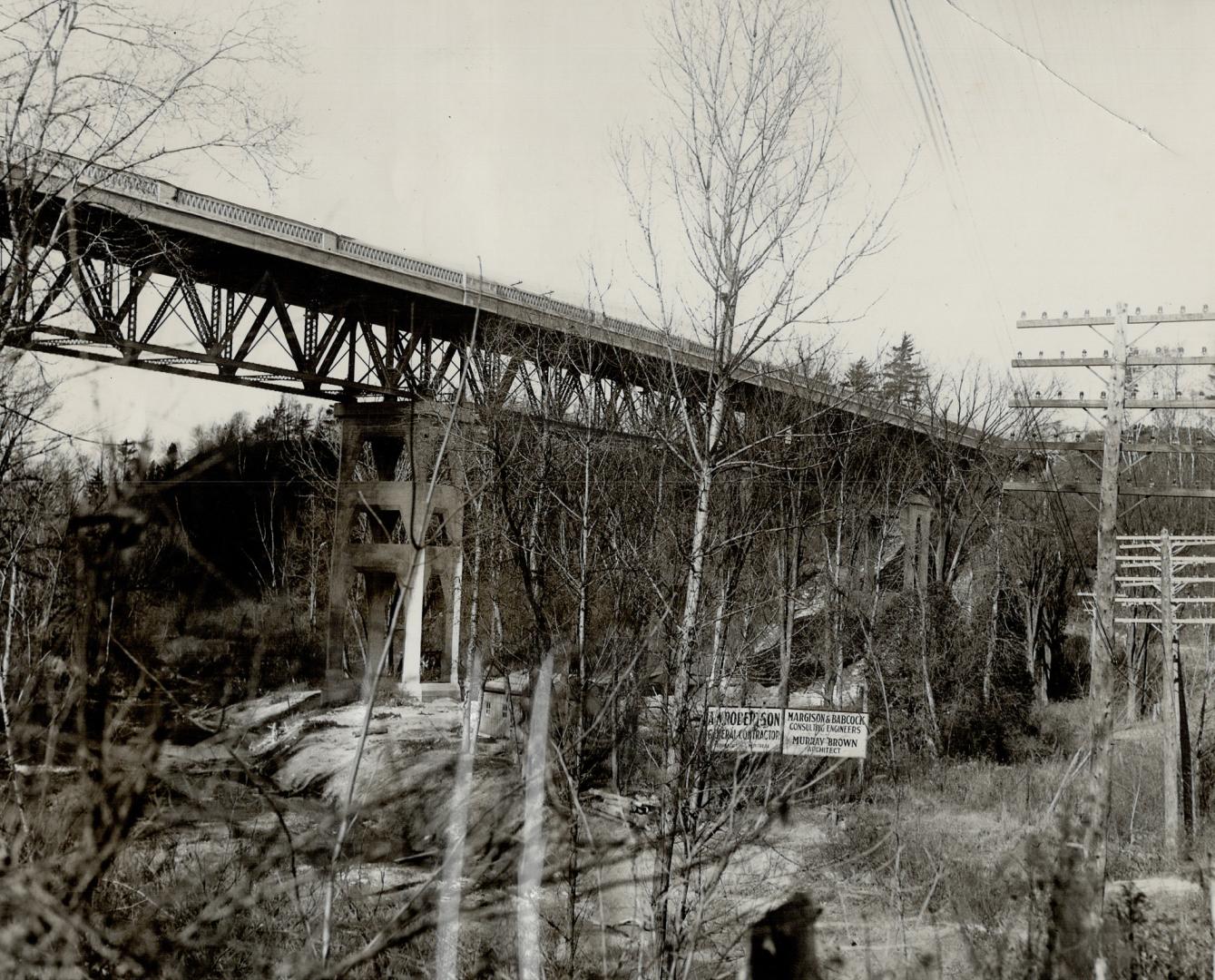 Rush bayview bridge for traffic opening