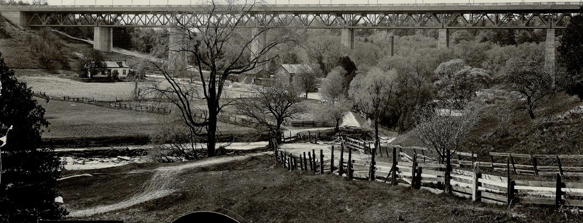 The beautiful new viaduct that spans Yonge Street at Hogg's Hollow, just north of Toronto