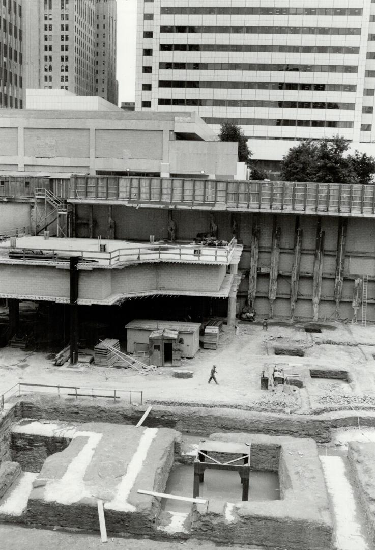 Canada - Ontario - Toronto - Buildings - Commerce Court - Construction