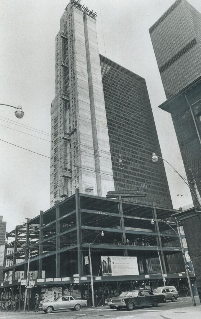 More steel going up, Structural steel work has started rising above ground at the Commercial Union Tower, the third high-rise building in the Toronto-(...)