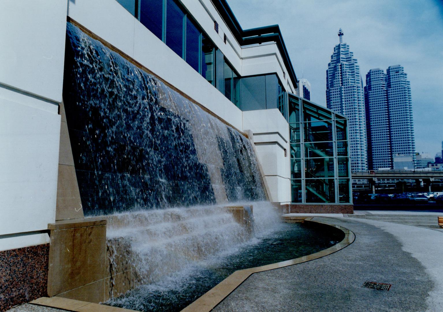 The salmon-studded waters that cascade in a fountain near SkyDome, the swampy centre of the BCE Place courtyard and an elegant waterfall tucked into a(...)