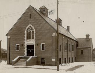 New church opens, The new Oakwood Presbyterian church, on Holland Ave