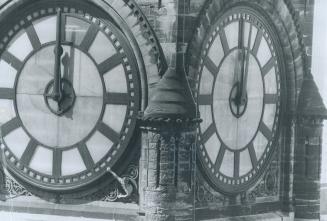 It will always be 12 O'Clock, Dennis McTernan of the Metro property department, peering out of a hole below the old city hall clock, isn't looking for(...)