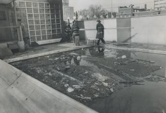 The pool of the Piccadilly club on Avenue Rd