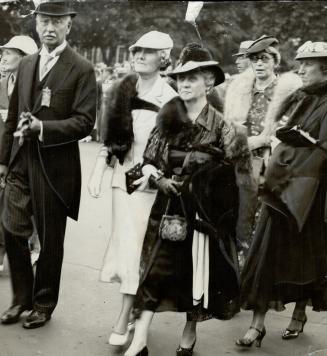 in (6) is seen the lady mayoress, in white, with Mrs