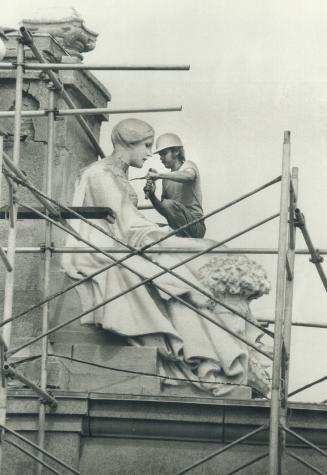 CNE spruce-up, The princes' Gate, the ornate eastern entrance to the Canadian National Exhibition grounds, is getting a clean-up and restoration job i(...)