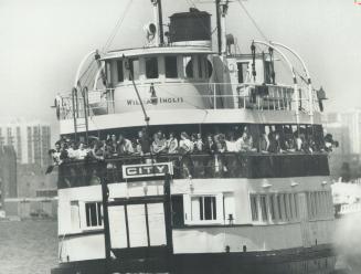 Still best retreat from the heat, The Toronto Island ferry service was still busy yesterday as visitors took advantage of the record-breaking heatwave(...)