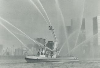 Canada - Ontario - Toronto - Fire Department - Fireboat