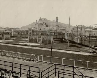 Flags at exhibition are Half-Masted on news of death of Cully Ross, Donald Conlin Ross, pageant master of the Canadian National Exhibition, died last (...)