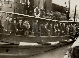 Two of the four tugs grounded in lagoons and kept 200 to 300 people shivering on the docks from half an hour to an hour and a half. These people final(...)