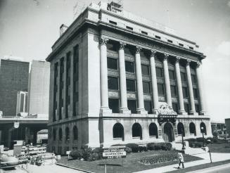 Image shows a multi-floor building of the Toronto Harbour Commission.