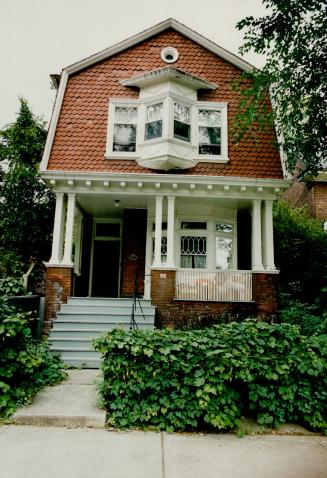 An English Cottage style house on Elgin Ave