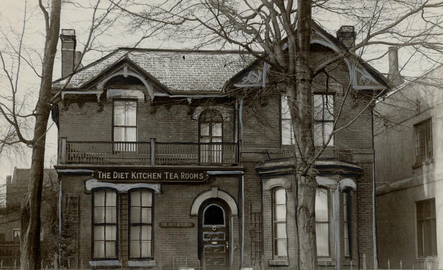 Robins Ltd. Sell corner for $400,000. Above are photographers of some of the properties which are mentioned in real estate circles in connection with (...)