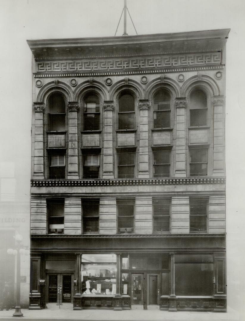 H. H. Williams Building. International Business Machines Co. Ltd. purchased this week, through W. H. Bosley and Co., realtors, the H. H. Williams buil(...)