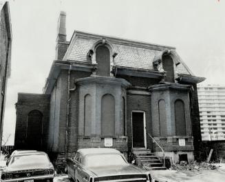 This 132-year-old building, located at 10 Asquith Ave