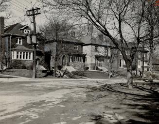 Residents of Douglas drive Glen Rd