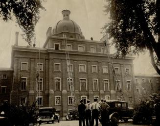 Dome of Ontario Hospital set on fire by lightning bolt