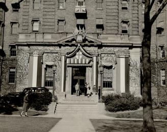 Toronto General Hospital, University Ave