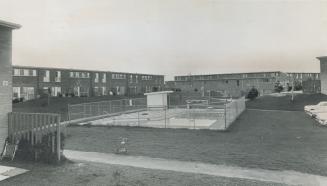 New quarters for low-income families? These are the swimming-pool equipped maisonettes in Etobicoke where the province plans to relocate low-income fa(...)