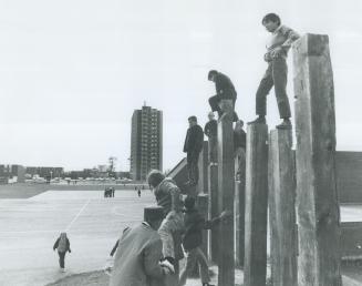 Canada - Ontario - Toronto - Housing - Public - Edgeley