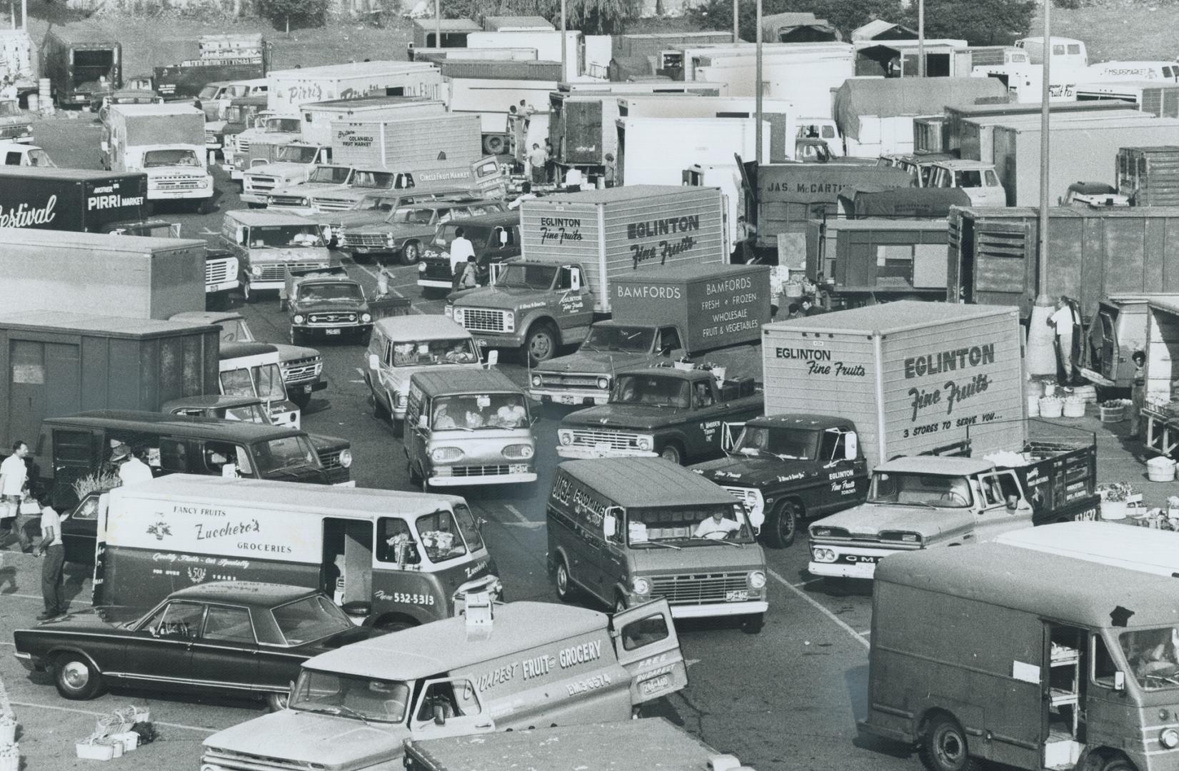 6,000 Trucks crowd the 45 acres of the Ontario Food Terminal early every morning but Sunday to carry away most of the fruits and vegetables that are e(...)