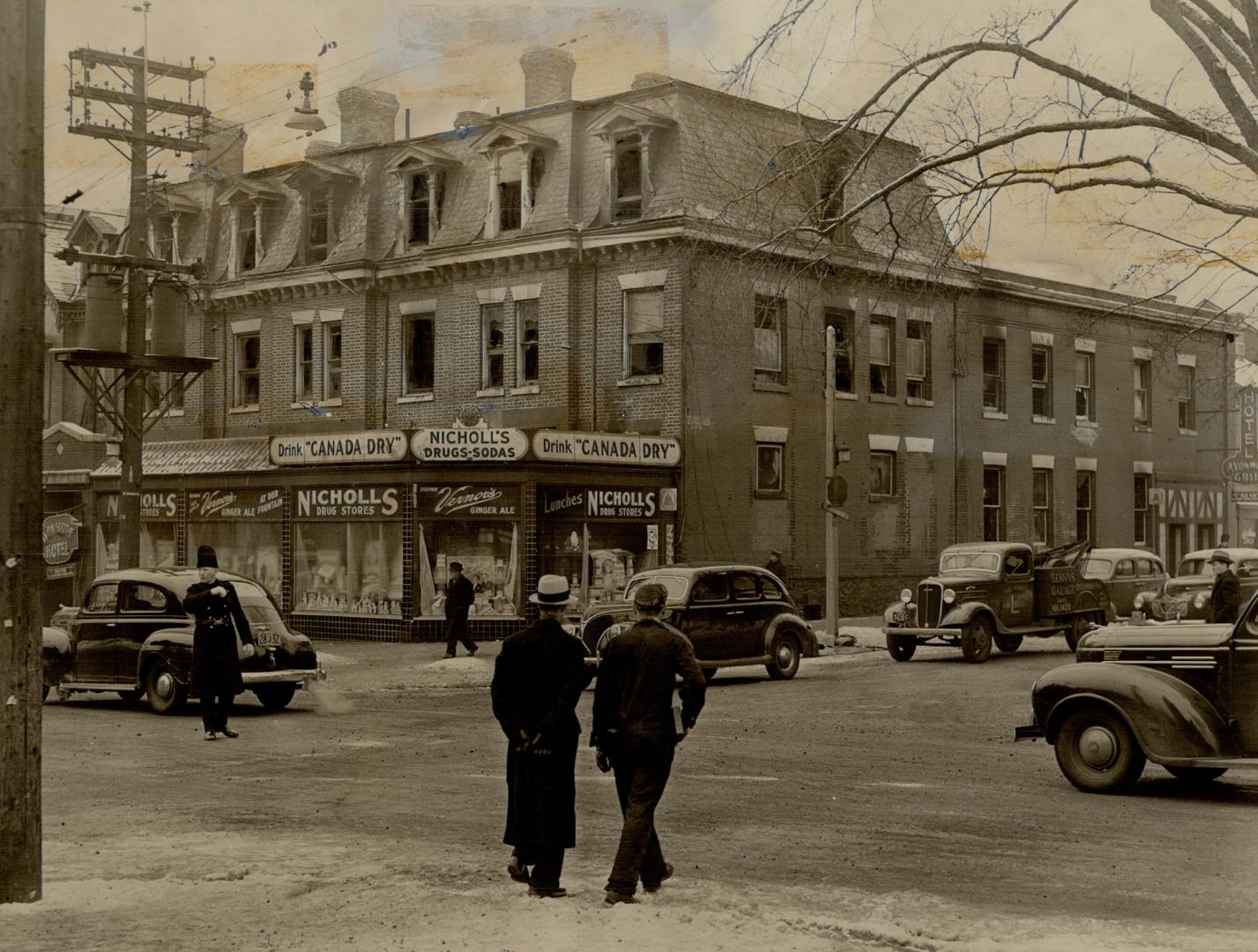 Probe of fatal fire. One of the worst fires in Toronto's history gutted the Avonmore hotel at Jarvis and Gerrard Sts. early today, taking the lives of(...)