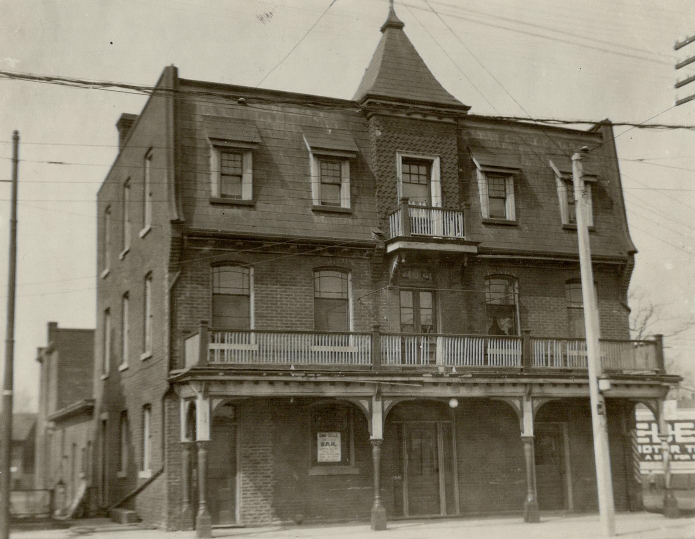 Peacock Hotel Dunda St. West at Royce Ave