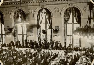 Lord willingdon officially pronounces the royal york hotel opened