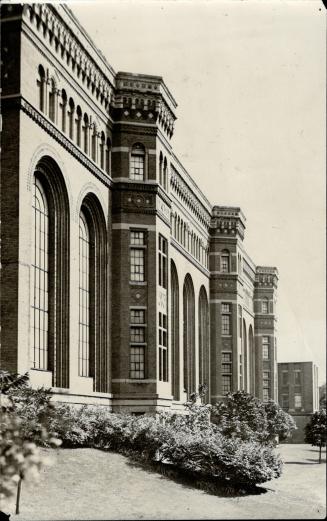 Royal Ontario Museum, west facade, Philosopher's Walk, south of Bloor Street